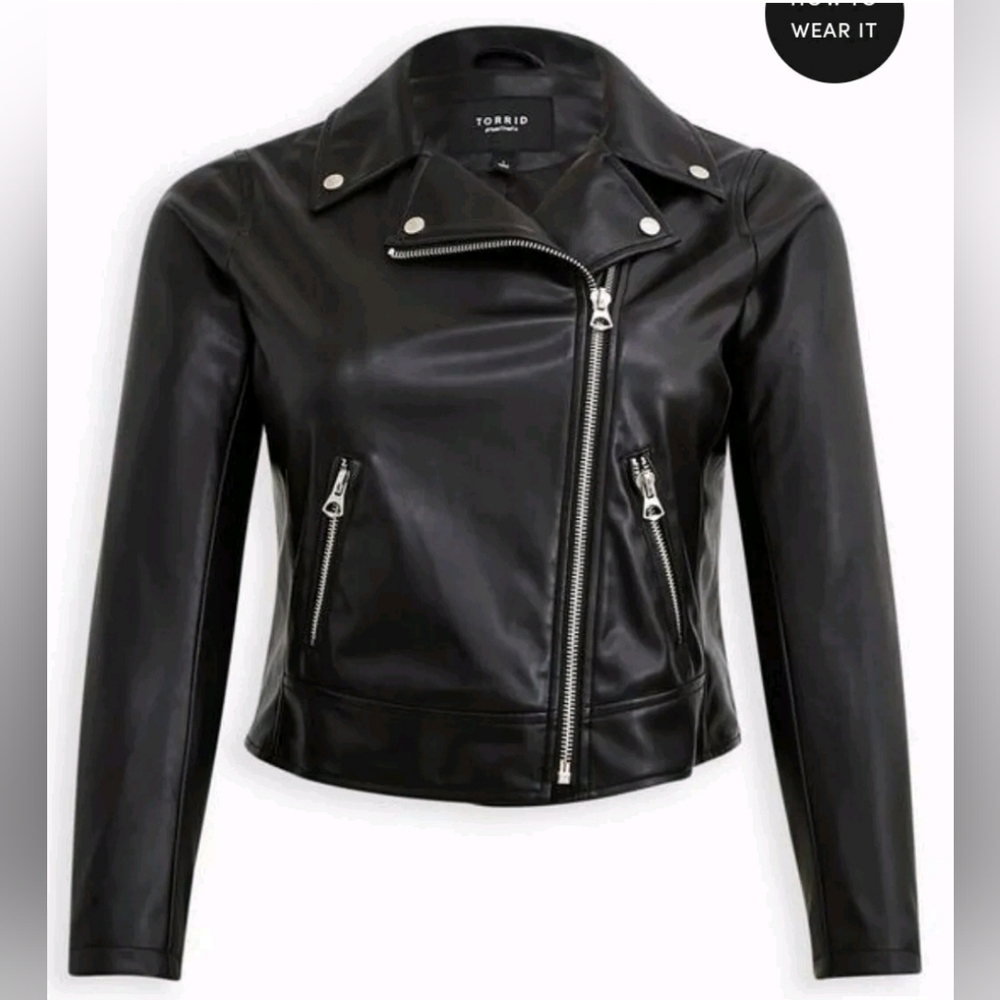 NWT Torrid Size 2 Faux Leather Asymmetrical Moto Jacket
